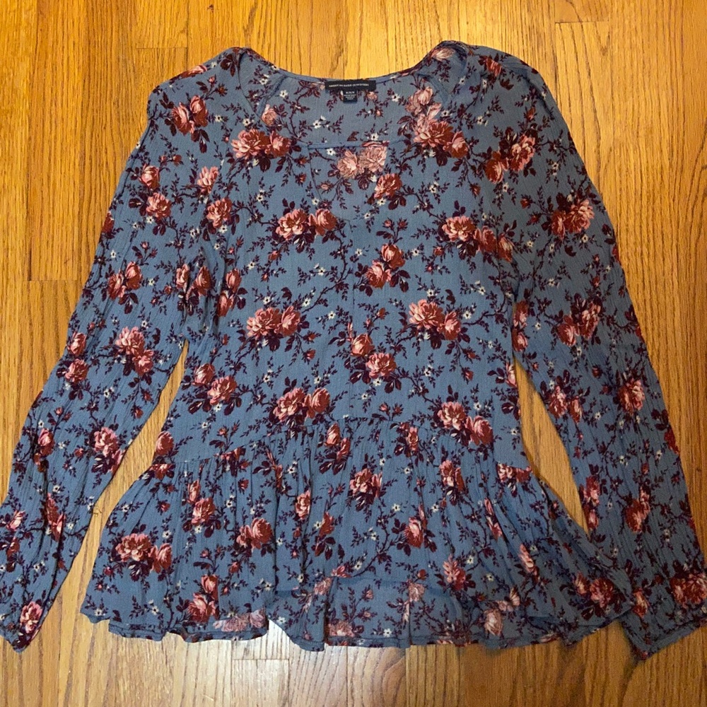 American Eagle Floral Long Sleeve Top